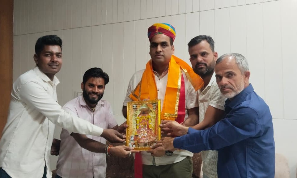 निर्वतमान उपसरपंच लालकृष्ण सोनी का 41वां जन्मदिन मनाया