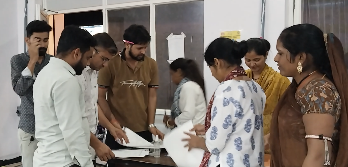 काजू समझकर खा लिए रतनजोत के बीज, 16 मजदूरों की बिगड़ी तबीयत